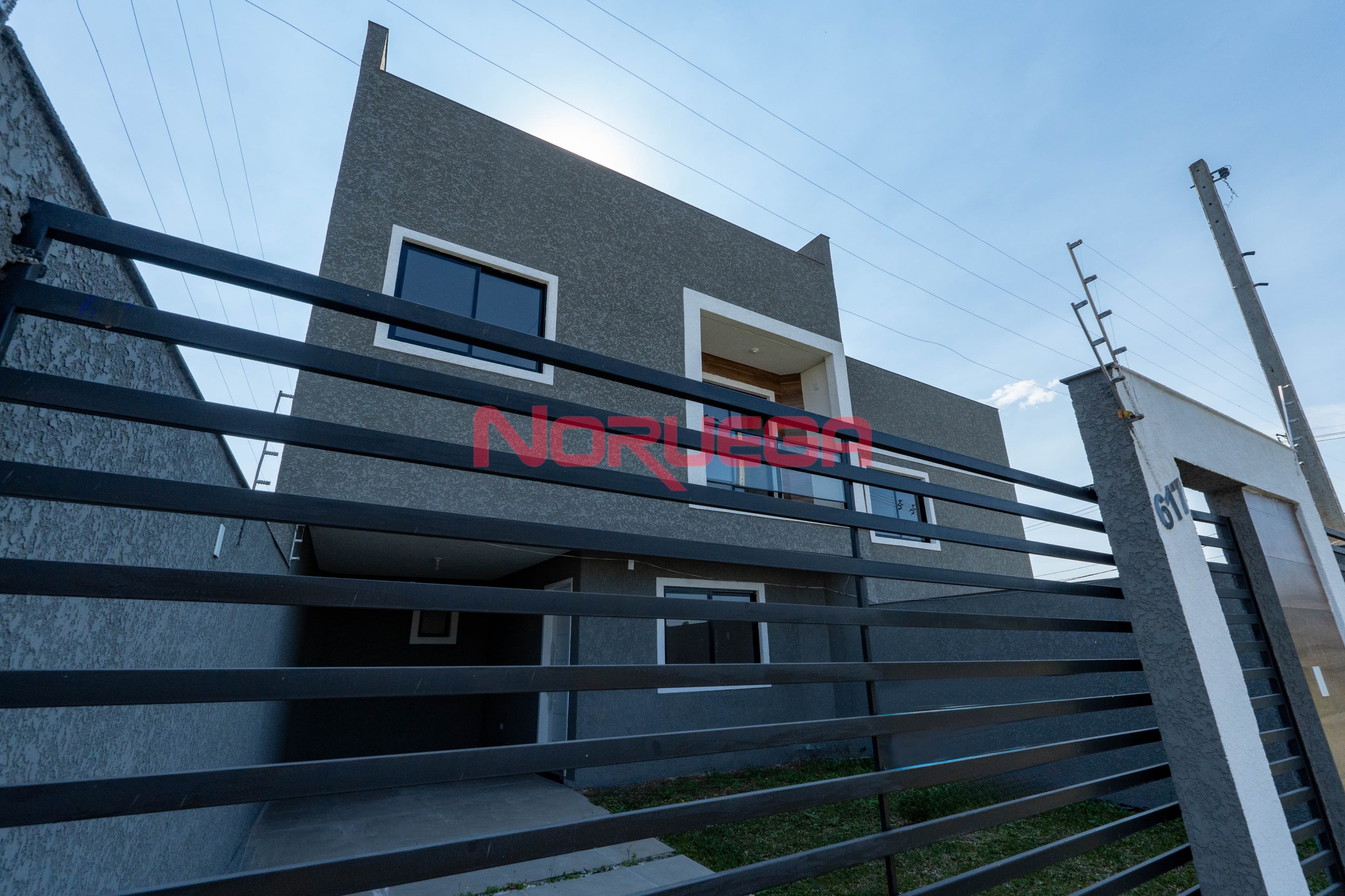 Sobrado com 3 quartos no Atuba